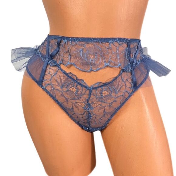 Victorias Secret SOLD OUT Dream Angels Lace Mesh Tulle Wide Side Thong panty M - Picture 1 of 3